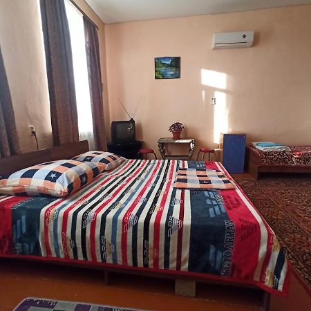 Guest House Anna Sukhumi Exterior photo