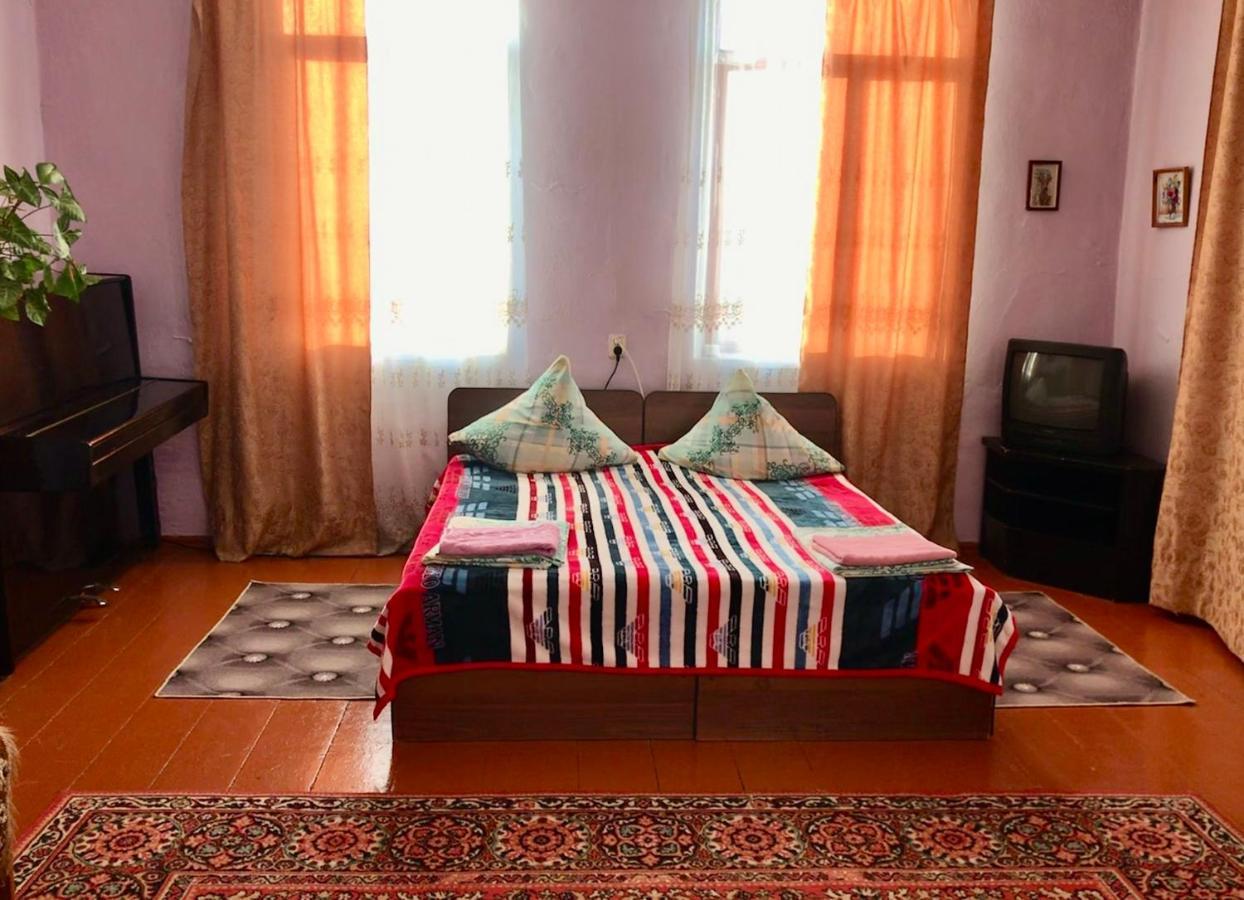 Guest House Anna Sukhumi Exterior photo