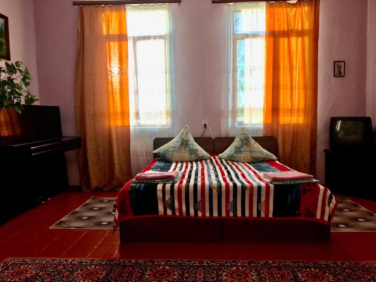 Guest House Anna Sukhumi Exterior photo