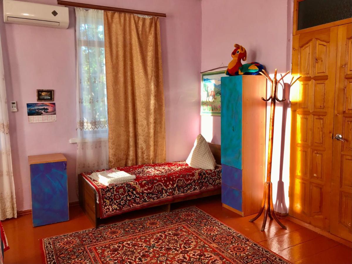 Guest House Anna Sukhumi Exterior photo