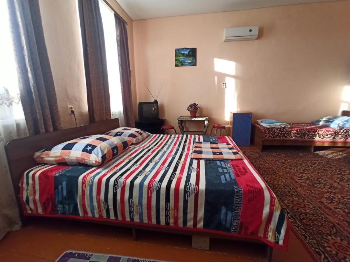 Guest House Anna Sukhumi Exterior photo