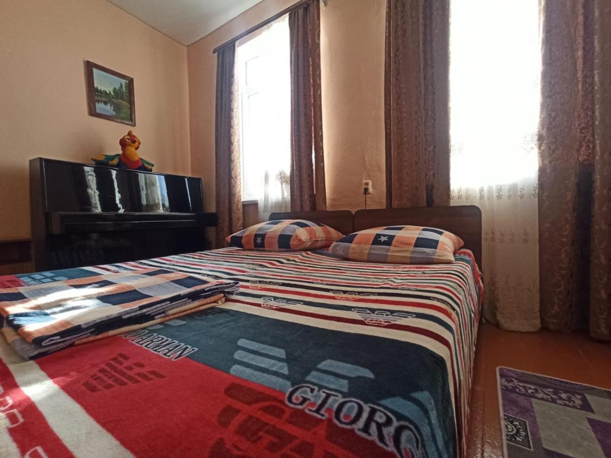 Guest House Anna Sukhumi Exterior photo